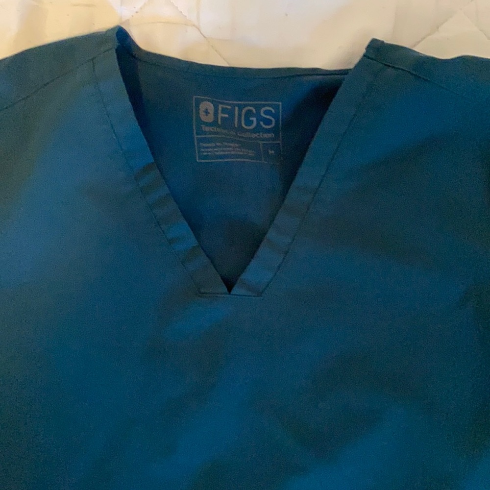 Blue green figs scrub top